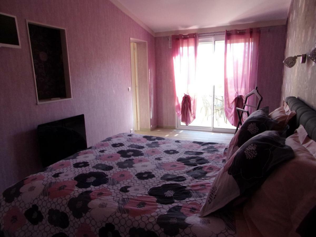 19 Rue Du Cadran Montmorillon Exterior foto